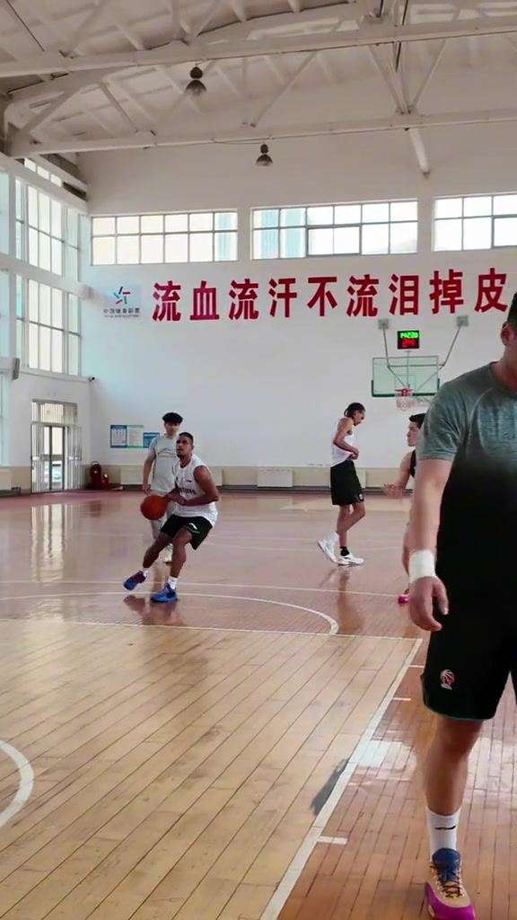 小九 7303cb6ddb5d4133a7dbb4fa0b664f09